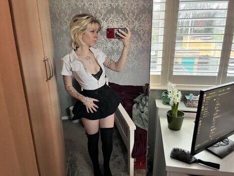 Full leaked Emzeeni private onlyfans photo
