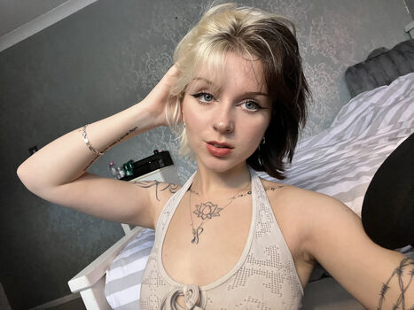 Full leaked Emzeeni private onlyfans photo