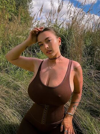 Full leaked Evamarmella private onlyfans photo