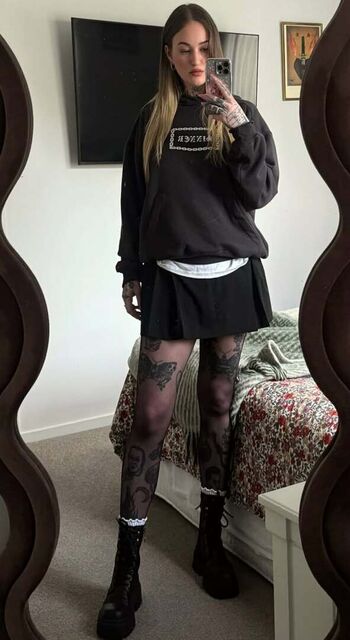 Full leaked Goth queen private onlyfans photo