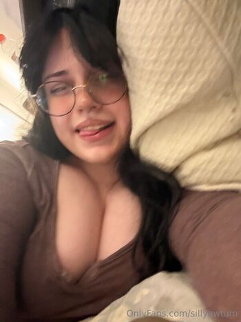Full leaked Sillyawtum private onlyfans photo