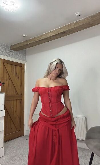 Full leaked Sophiesnazz private onlyfans photo